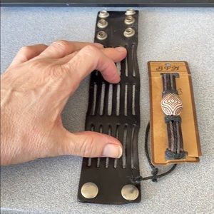 SOLD 💯 Leather Braclets